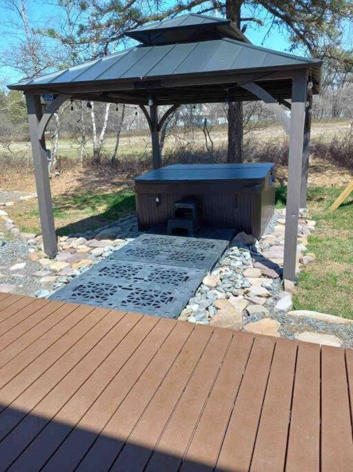 Villa Quiet Private House W Hot Tub/Fire Pit/Games Blakeslee Exterior foto