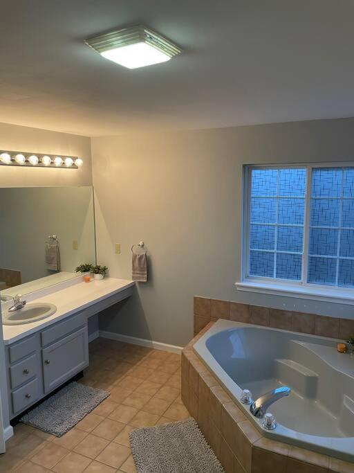 Villa Quiet Private House W Hot Tub/Fire Pit/Games Blakeslee Exterior foto